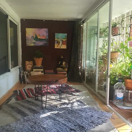 Libros Y Plantas A 5 Minutos Del Centro En Bus Apartment Madrid Exterior photo